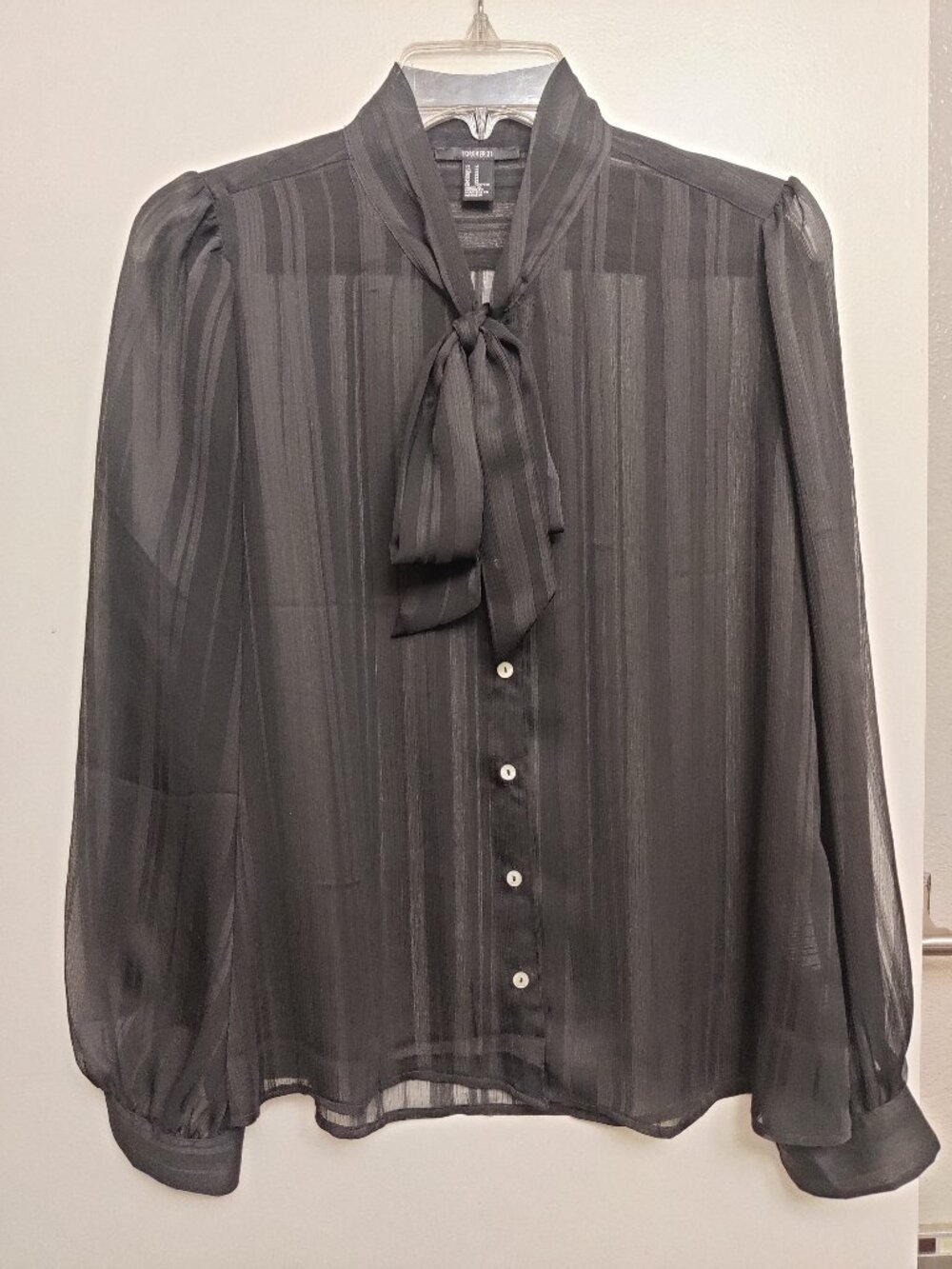 NWOT Forever 21 SZ-M Chiffon Sheer Tie Neck Button Down Blouse/Shirt in BLACK